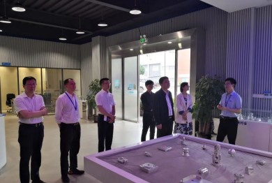 清华大学柳强教授及国科光电总经理张晶教授一行到访Bsports必一运动